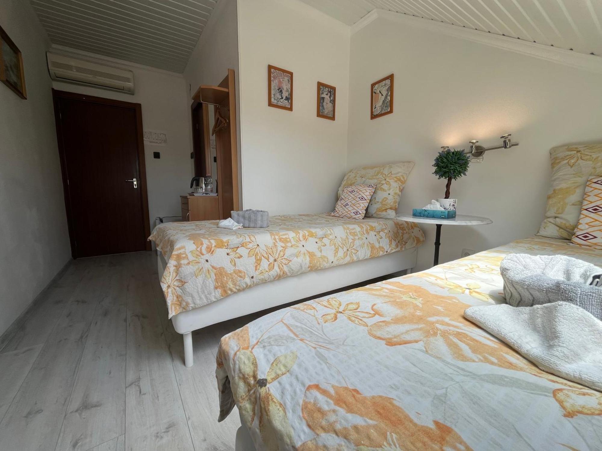 Hotel Tang House 唐舍 Budapeszt Zewnętrze zdjęcie